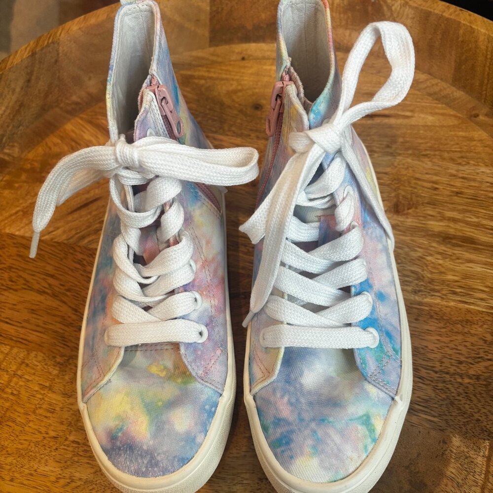 Art Class Hi Top Sneakers Size 1